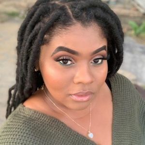 Meet your Posher, Christine